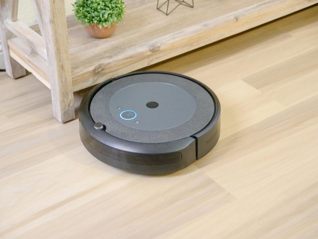 Los 7 mejores robots aspiradores 2026: Roborock, Roomba y Ecovacs — comparativa definitiva