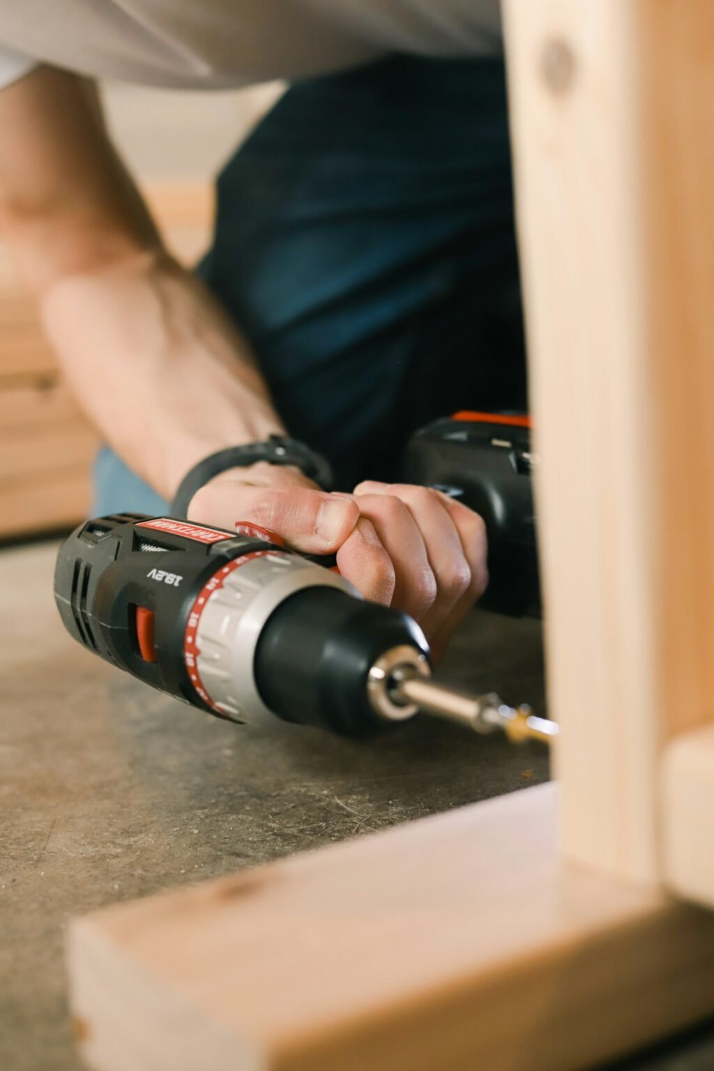 Taladro percutor Makita de 18 V a batería